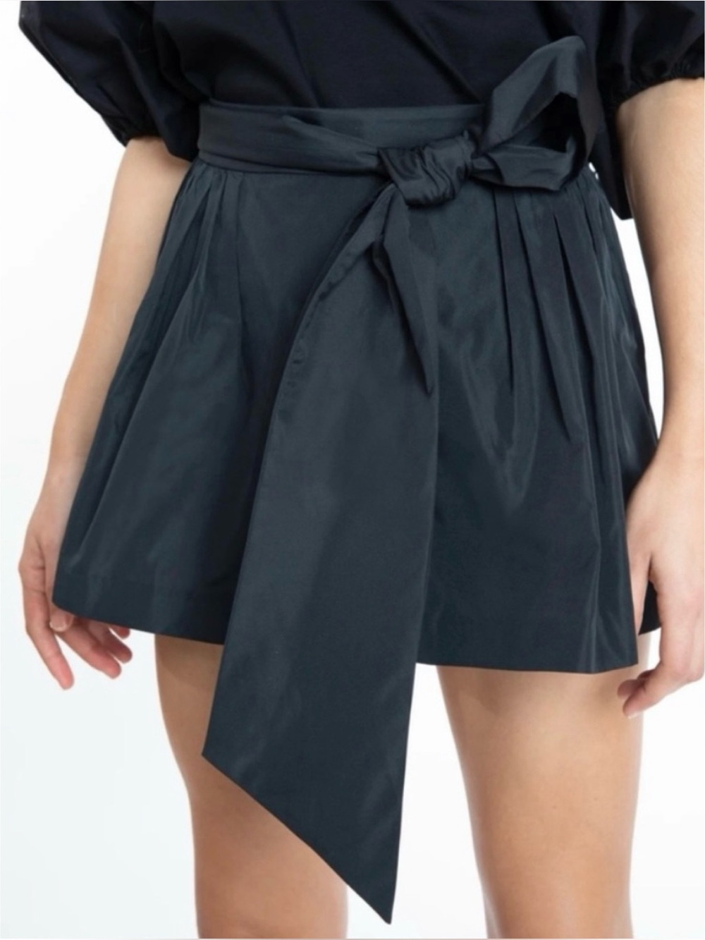 Tanya Taylor Black Pleated Belted Bow Front Paperbag Nikiya Short Size 4 $375
